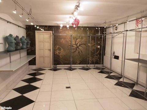 Eladó Üzlethelyiség 1078 Budapest 7. kerület , 82 nm-es üzlethelyiségként használható műhely a Garay téren