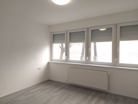 Eladó Lakás 6200 Kiskőrös 