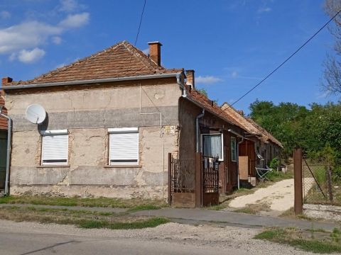 Eladó Lakás 8400 Ajka , 8451 Ajka, Külvárosi