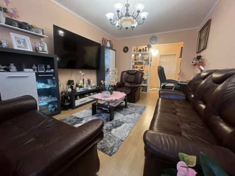 Eladó Lakás 9024 Győr ERKÉLYES JÓ ÁLLAPOTÚ PANELLAKÁS LIFTES HÁZBAN!