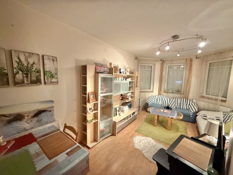 Eladó Lakás 1108 Budapest 10. kerület , Rózsaliget lakóparkban 46 nm-es, 1.5 szobás, földszinti