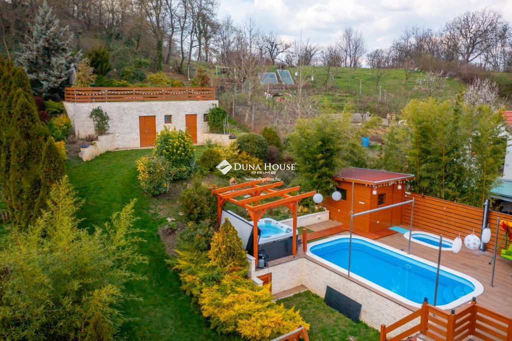 Eladó ház, Pilismarót