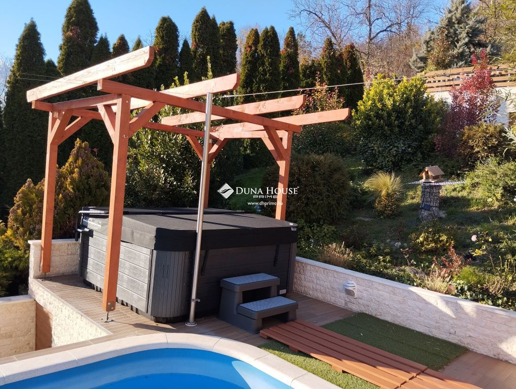 Eladó ház, Pilismarót