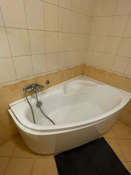 Eladó Lakás 5000 Szolnok 2 szobás 2. emeleti, 47nm-es cirkós lakás, liftes társasház