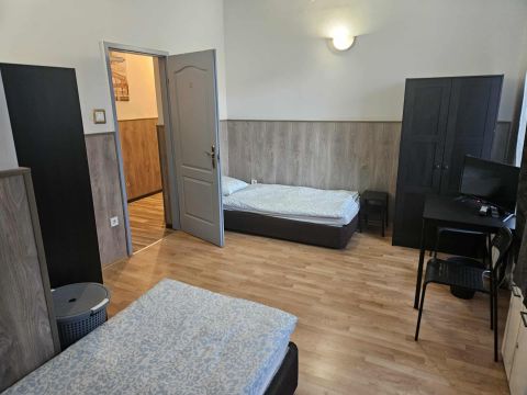 Eladó Lakás 2500 Esztergom , Lörinc utca 8 Duna House Ingatlan Irodában