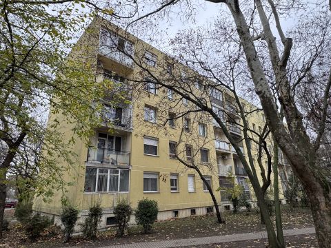 Eladó Lakás 1098 Budapest 9. kerület , Pöttyös utcai metróhoz közel, szigetelt ház, 54 nm 2 szoba 