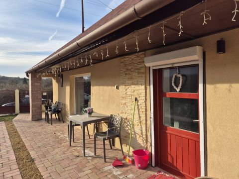 Eladó Ház 8138 Szabadhídvég , felújított, hangulatos, 60 nm-es családi ház