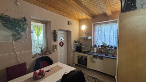 Eladó Ház 2517 Kesztölc , Kultúrház mellett