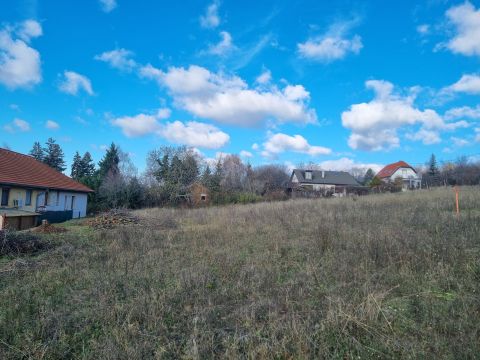 Eladó Telek 8175 Balatonfűzfő Mámatetőn 1000m2-es építési telek