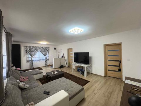 Eladó Ház 2736 Mikebuda , Felújított ingatlan Mikebudán