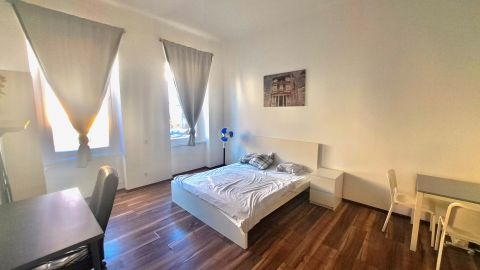 Eladó Lakás 1078 Budapest 7. kerület , Eladó 1 szobás és külön konyhás VILÁGOS lakás Ligetvárosban