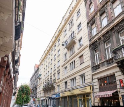 Eladó Lakás 1073 Budapest 7. kerület , Kertész utcában 2 bejáratos lakás megkezdett felújítással