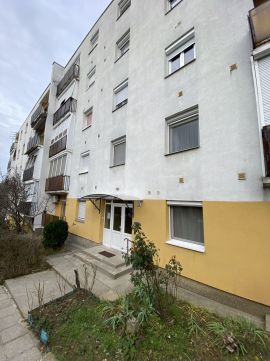 Eladó Lakás 7300 Komló 