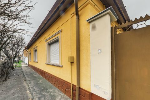 Eladó Ház 2750 Nagykőrös Nagykőrösön szépen karbantartott családi ház eladó 