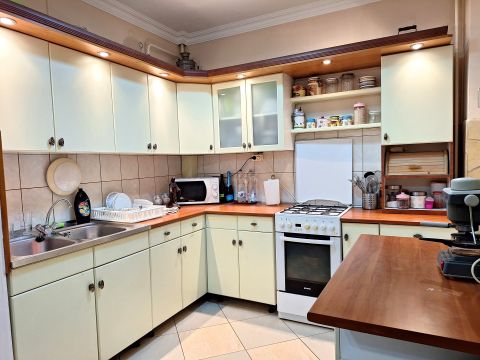 Eladó Lakás 6000 Kecskemét , ELSŐ EMELETI 3 SZOBÁS LAKÁS