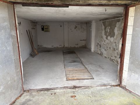 Eladó Parkoló 2120 Dunakeszi , Kertváros