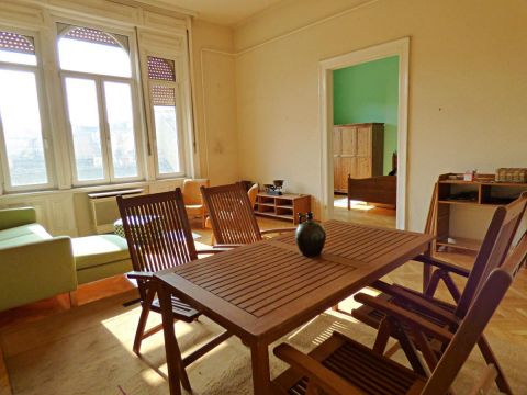 Eladó Lakás 1072 Budapest 7. kerület , Akácfa utcában, magas emeleti, napfényes lakás!