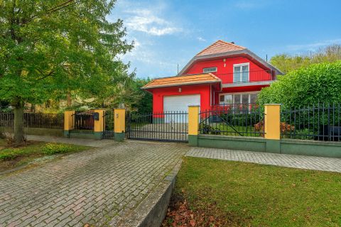 Eladó Ház 2093 Budajenő 