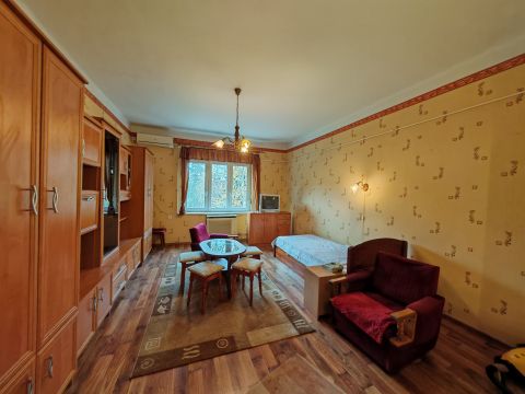 Eladó Lakás 5000 Szolnok 