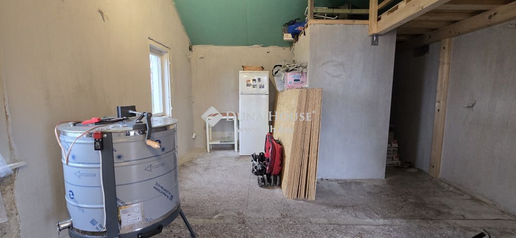 8095 Pákozd , belterületi nyaraló — 1/19