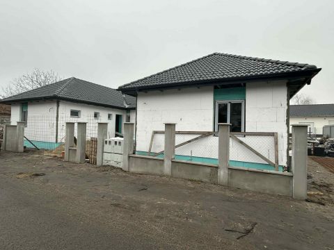 Eladó Ház 2730 Albertirsa ALBERTIRA VÁROSKÖZPONTJÁBAN-VASÚTÁLLOMÁSHOZ KÖZEL