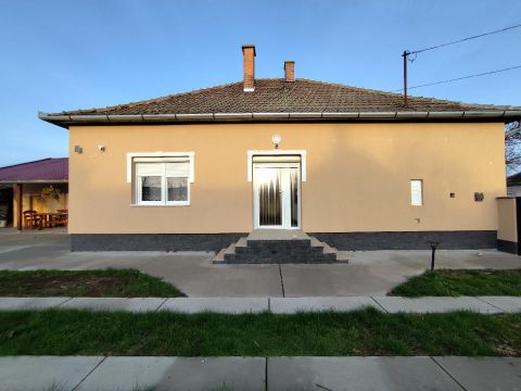 Eladó Ház 5741 Kétegyháza , 5741 Kétegyháza, Központ
