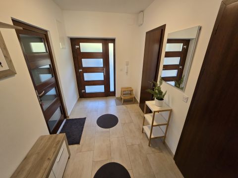 Kiadó Lakás 8226 Alsóörs 