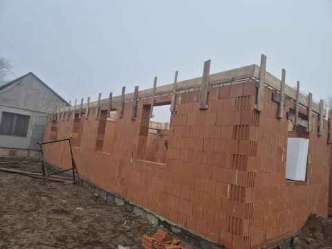 Eladó Ház 4251 Hajdúsámson , COOP áruház előtt