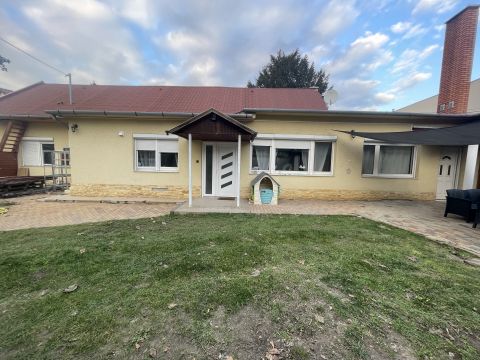 Eladó Ház 6000 Kecskemét , Kecskemét belvárosában családi ház eladó!