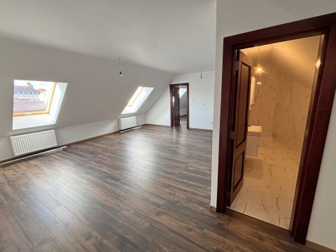 Eladó Lakás 9400 Sopron , Várkerület