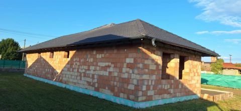 Eladó Ház 2723 Nyáregyháza Központ