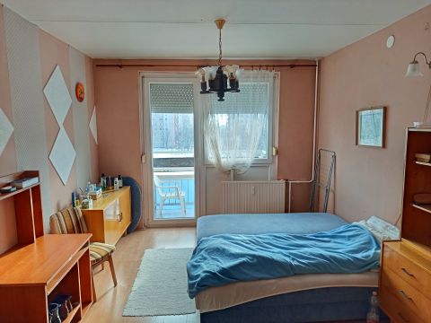 Eladó Lakás 4031 Debrecen , Tócóskert frekventált részén a Lidl-el szemben