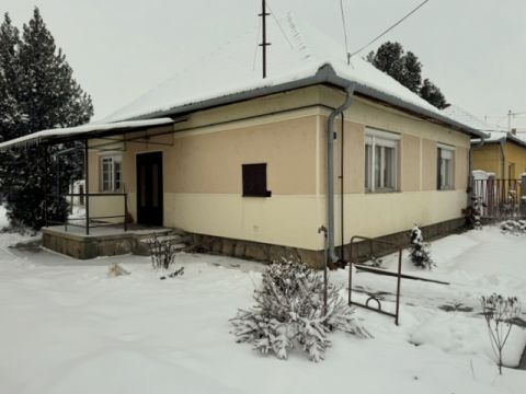 Eladó Ház 5672 Murony Zöldövezetben, kulturált utcában.