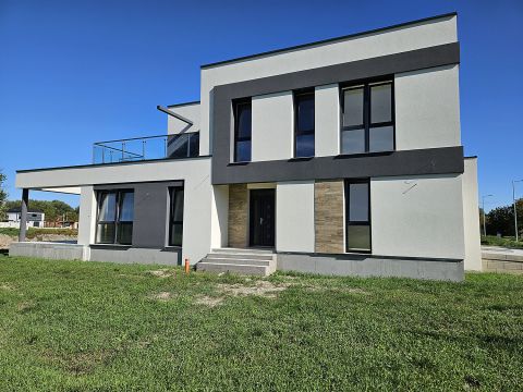 Eladó Lakás 9026 Győr Újépítésű LUXUS lakás nagy zöld területtel Győrben