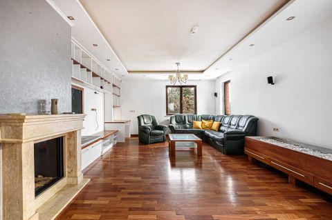 Eladó Ház 1112 Budapest 11. kerület **SASAD KEDVELT UTCÁJÁBAN AMERIKAI KONYHÁS NAPPALI+4 HÁLÓS**