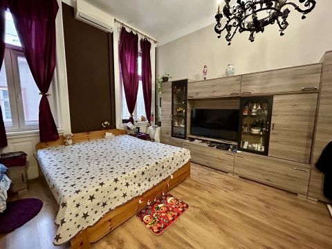 Eladó Lakás 1084 Budapest 8. kerület , Rákóczi tértől 3 perc sétára