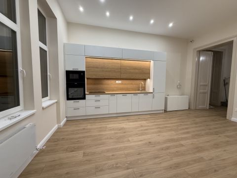 Eladó Lakás 1066 Budapest 6. kerület 