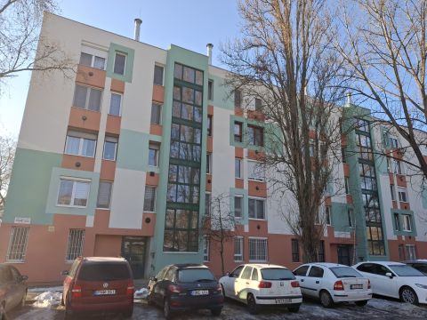 Eladó Lakás 1184 Budapest 18. kerület , Szigetelt házban, felújított lakás