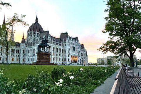 Eladó Lakás 1054 Budapest 5. kerület Sarok lakás a Parlamentnél!!