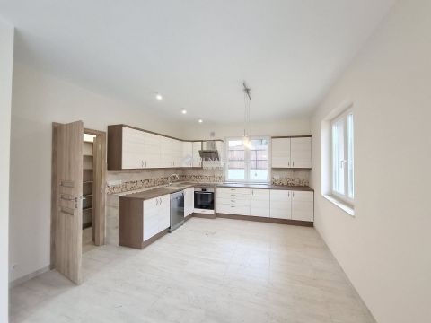 Eladó Ház 1163 Budapest 16. kerület 