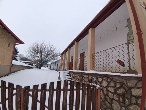 Eladó Ház 2526 Epöl 