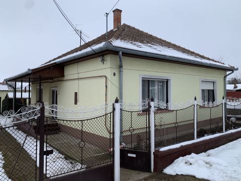 Eladó Ház 2381 Táborfalva , Vasútállomás közelében