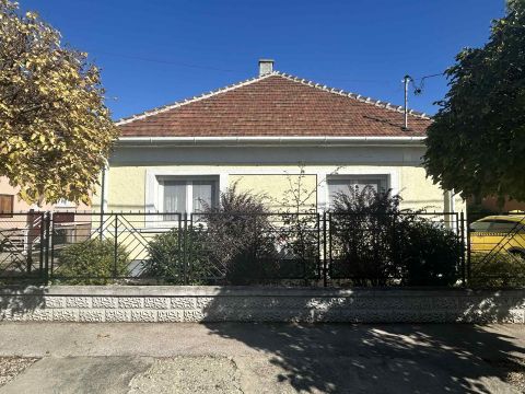 Eladó Ház 2220 Vecsés , Halmitelep