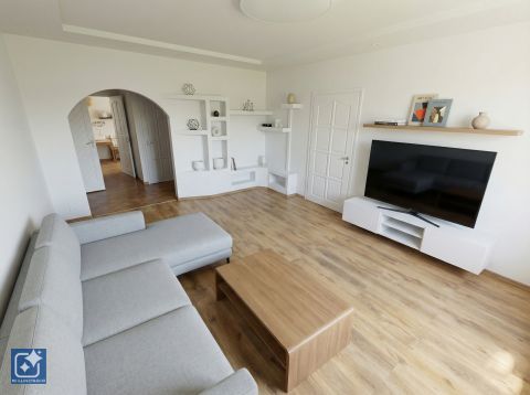 Eladó Lakás 1102 Budapest 10. kerület Világos első emeleti, akadálymentes panel lakás