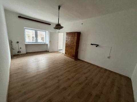 Eladó Lakás 9200 Mosonmagyaróvár , Szent Rozália kápolna közelében