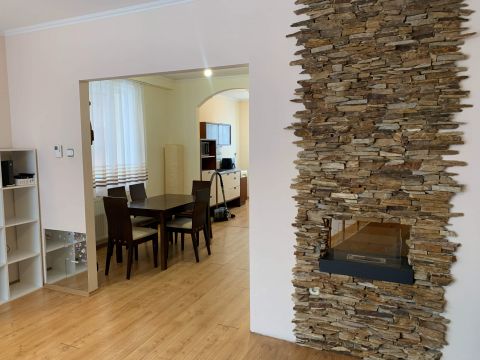 Eladó Lakás 8000 Székesfehérvár Öreghegy szívében