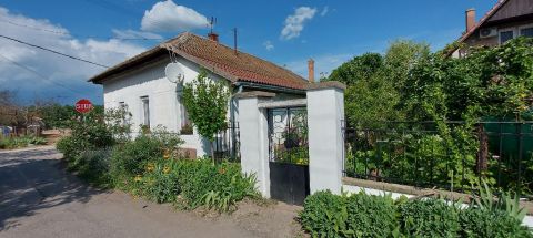 Eladó Ház 5465 Cserkeszőlő , 5465 Cserkeszőlő, Csendes