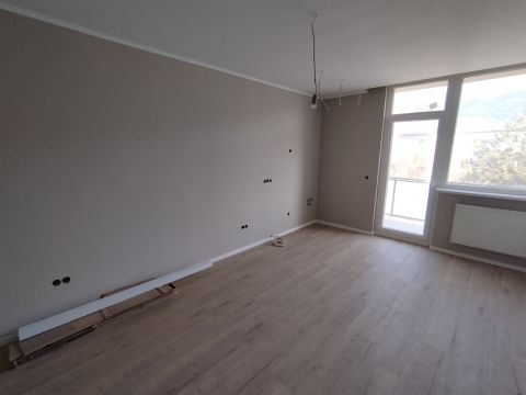 Eladó Lakás 2800 Tatabánya 