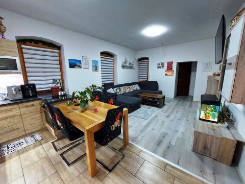 Eladó Lakás 9400 Sopron Várkerülethez közel eladó I emeleti 75m2-es felújított lakás