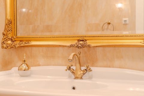 Eladó Lakás 1053 Budapest 5. kerület NAGYPOLGÁRI ÉLETÉRZÉS PATINÁS KÖRNYEZETBEN